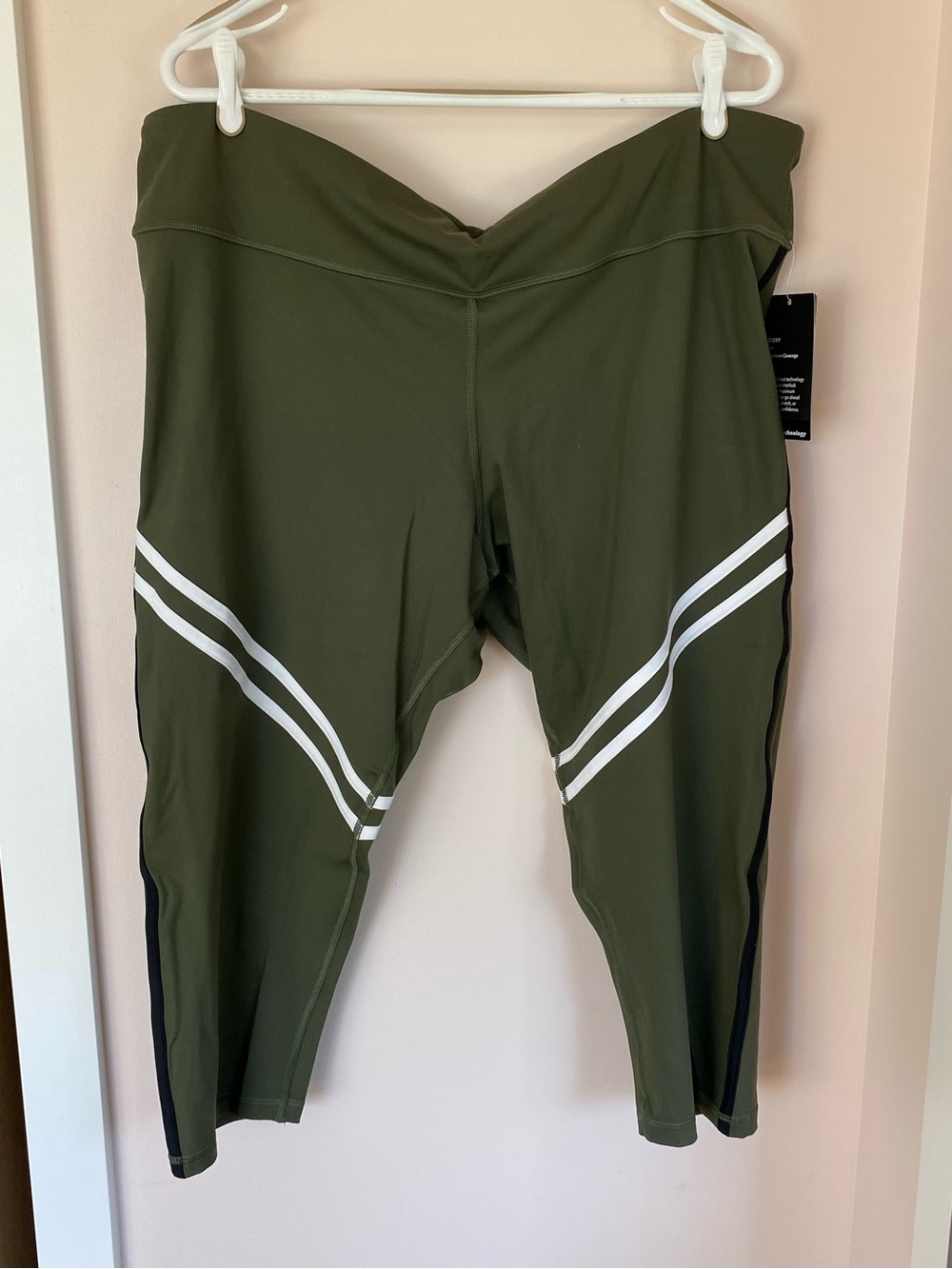 GapFit Blackout Technology Olive Green Capri Leggings with White Stripes - XXL